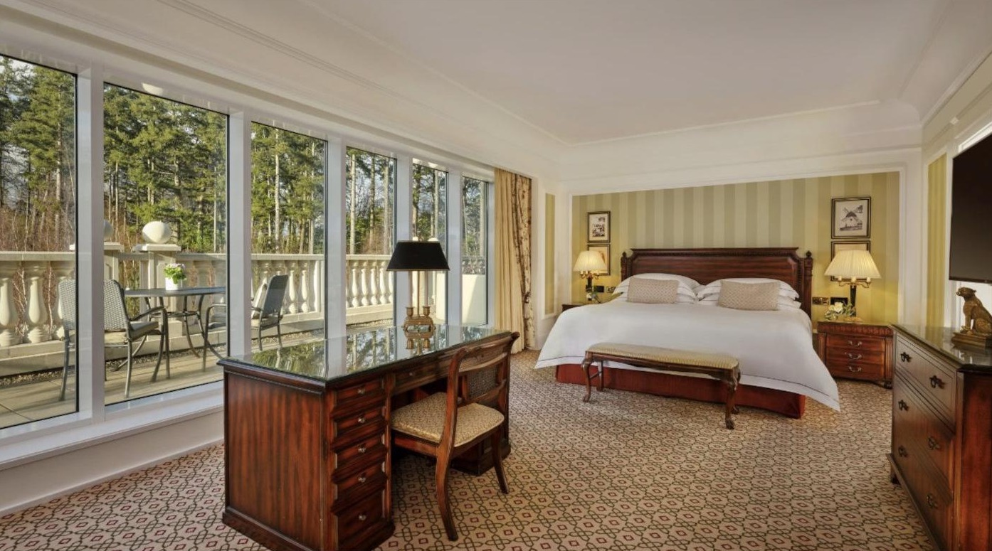 Powerscourt Hotel - Superior King room